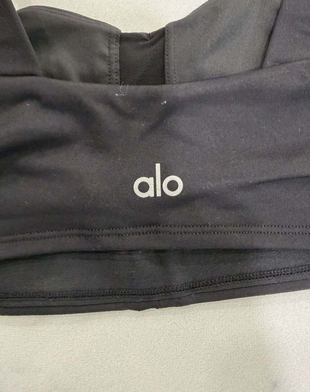 Alo Yoga Airbrush Cinch Bra in Black - Picture 3 of 3